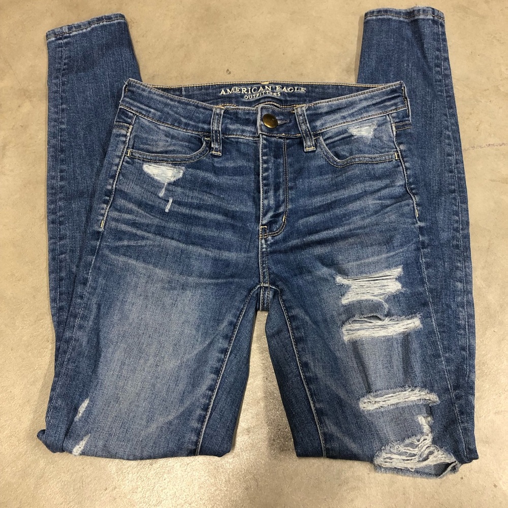 AEO Medium Wash Ripped Skinny Jeans/Jeggings